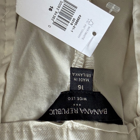 Banana Republic Women's Cream Straight Wide Leg Pants - Picture 8 of 9